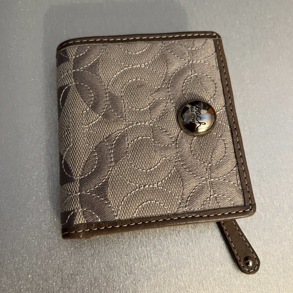 AUTHENTIC - Coach - Silver/Gray - GRM OP ART - Small Wallet